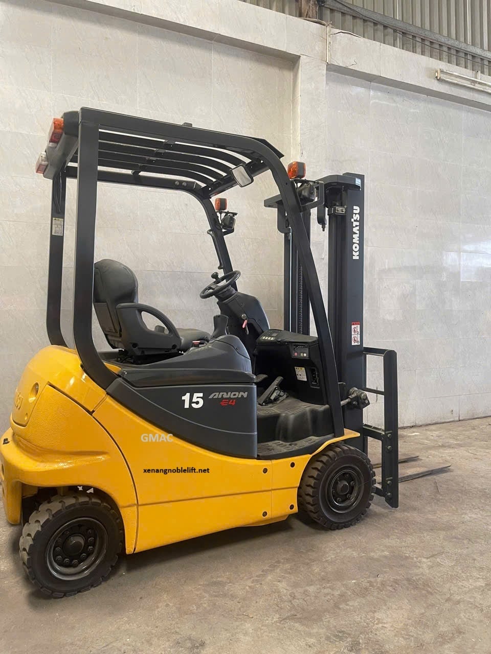 xe-nâng-điện-cũ-ngồi-lái-komatsu-dùng-pin-lithium.jpg (273 KB)