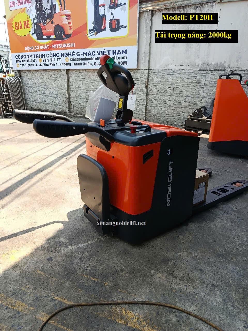 xe-nâng-tay-điện-thấp-Noblelift-2tan-có-bệ-đứng-lái.jpg (459 KB)