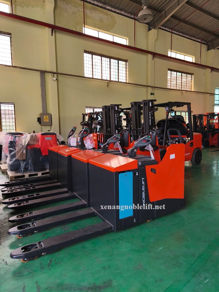 xe-nâng-tay-điện-thấp-2000kg.jpg (252 KB)