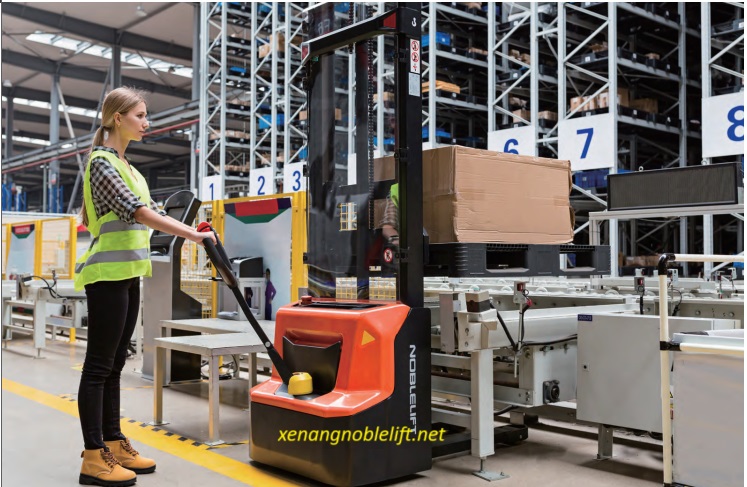 xe-nâng-điện-cao-1200kg.jpg (156 KB)