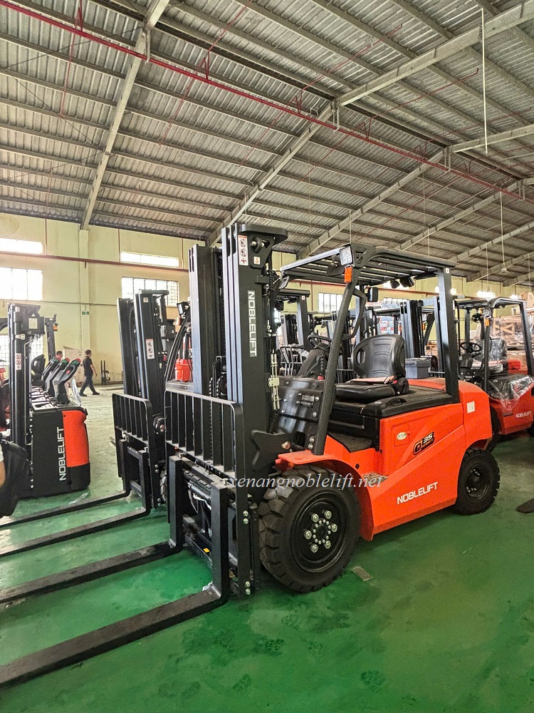 xe nâng điện ngồi lái Noblelift xe-nâng-điện-ngồi-lái-giá-rẻ.jpg (377 KB)