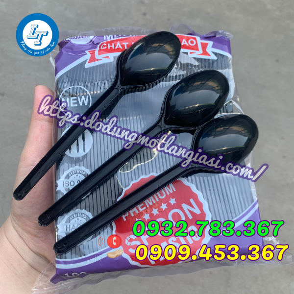 muỗng nhựa đen 15 cm dùng 1 lần muỗng nhựa đen 15 cm dùng 1 lần