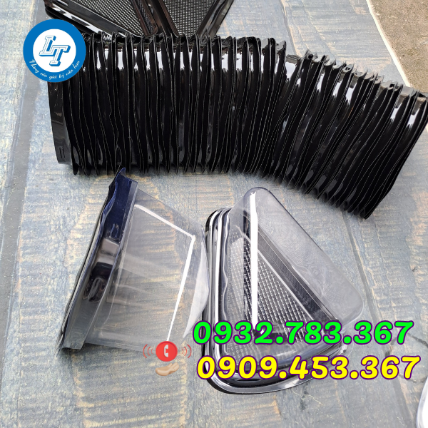 MUA HỘP NHỰA ĐẾ ĐEN 1 NGĂN, 2 NGĂN, 3 NGĂN, 4 NGĂN Ở ĐÂU GIÁ RẺ? hộp nhựa tam giác đựng bánh ngọt