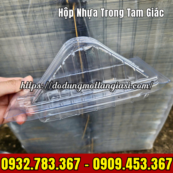 HỘP NHỰA TRONG TAM GIÁC