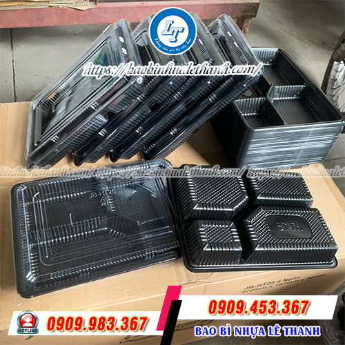 Hộp nhựa đen 4 ngăn dùng 1 lần Hộp nhựa đen 4 ngăn dùng 1 lần