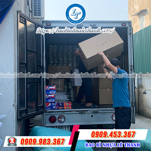 Hộp nhựa đen 4 ngăn giao hàng nhanh Hộp nhựa đen 4 ngăn giao hàng nhanh