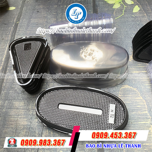 Hộp nhựa đựng bánh đế đen Hộp nhựa đựng bánh đế đen