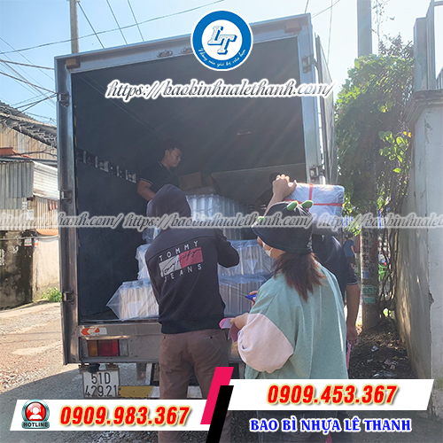 Hộp nhựa đựng bánh su kem giao hàng nhanh Hộp nhựa đựng bánh su kem giao hàng nhanh