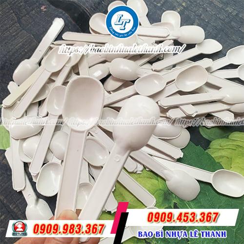 Muỗng nhựa sữa chua dày dặn Muỗng nhựa sữa chua dày dặn