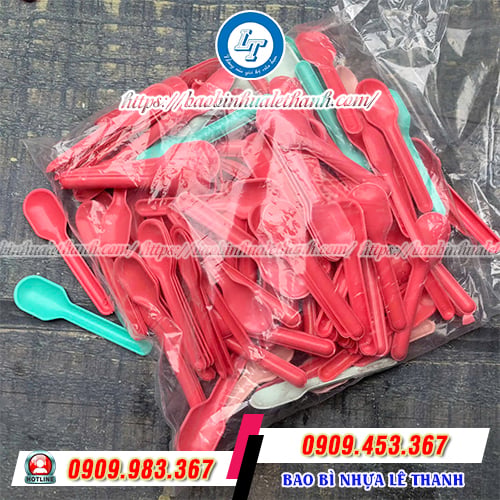 Muỗng nhựa sữa chua đóng bịch Muỗng nhựa sữa chua đóng bịch