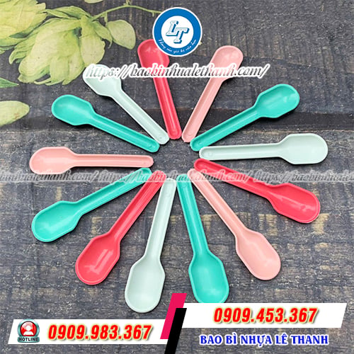 Muỗng nhựa sữa chua đủ màu Muỗng nhựa sữa chua đủ màu