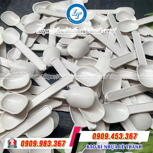 Muỗng nhựa sữa chua đục Muỗng nhựa sữa chua đục