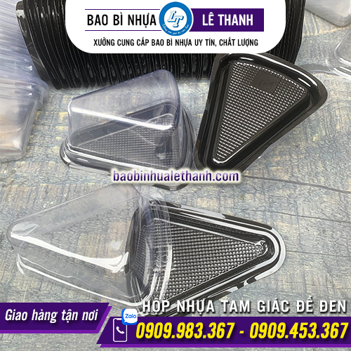 HỘP NHỰA TAM GIÁC ĐẾ ĐEN