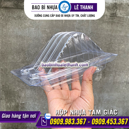 HỘP NHỰA TAM GIÁC ĐỰNG SANDWICH