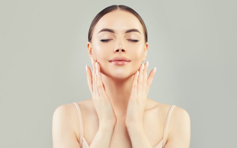 Khám phá các bước chăm sóc da mặt hàng ngày để có được làn da tươi sáng và căng tràn sức sống