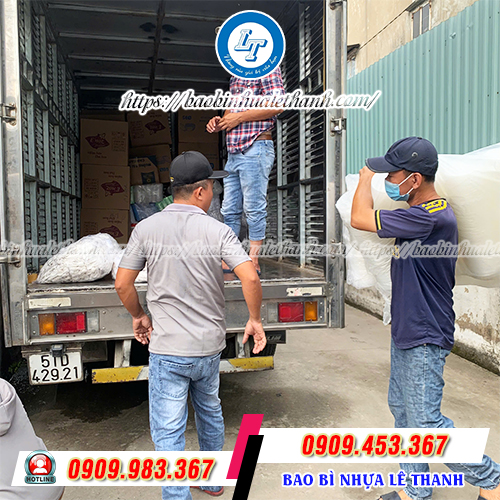Tô nhựa trong giao hàng nhanh Tô nhựa trong giao hàng nhanh