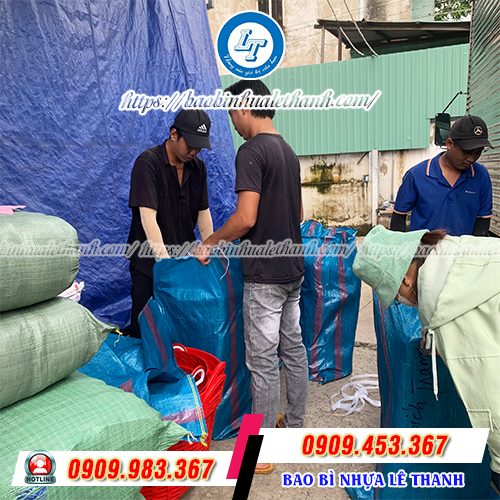 Vỉ trứng bấm kim giao hàng tận nơi Vỉ trứng bấm kim giao hàng tận nơi