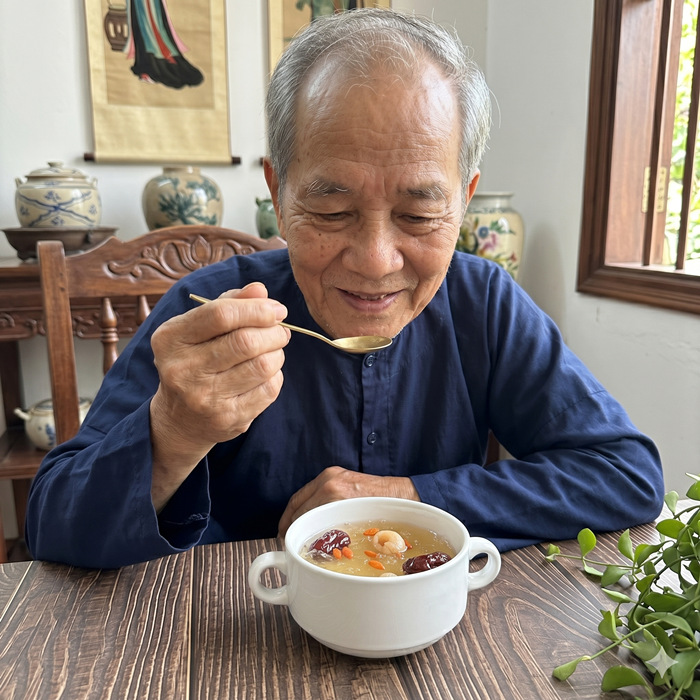 Tổ yến là thực phẩm dinh dưỡng được nhiều gia đình lựa chọn để chăm sóc sức khỏe cho cha mẹ và người thân lớn tuổi. Tổ yến là thực phẩm dinh dưỡng được nhiều gia đình lựa chọn để chăm sóc sức khỏe cho cha mẹ và người thân lớn tuổi.