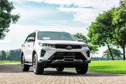 Thuê xe 7 chỗ Ford Everest Giá Rẻ xe Đời Mới Nhất