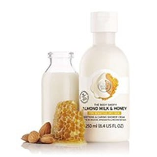Sữa tắm Almond Milk & Honey Calming & Caring Bath Milk