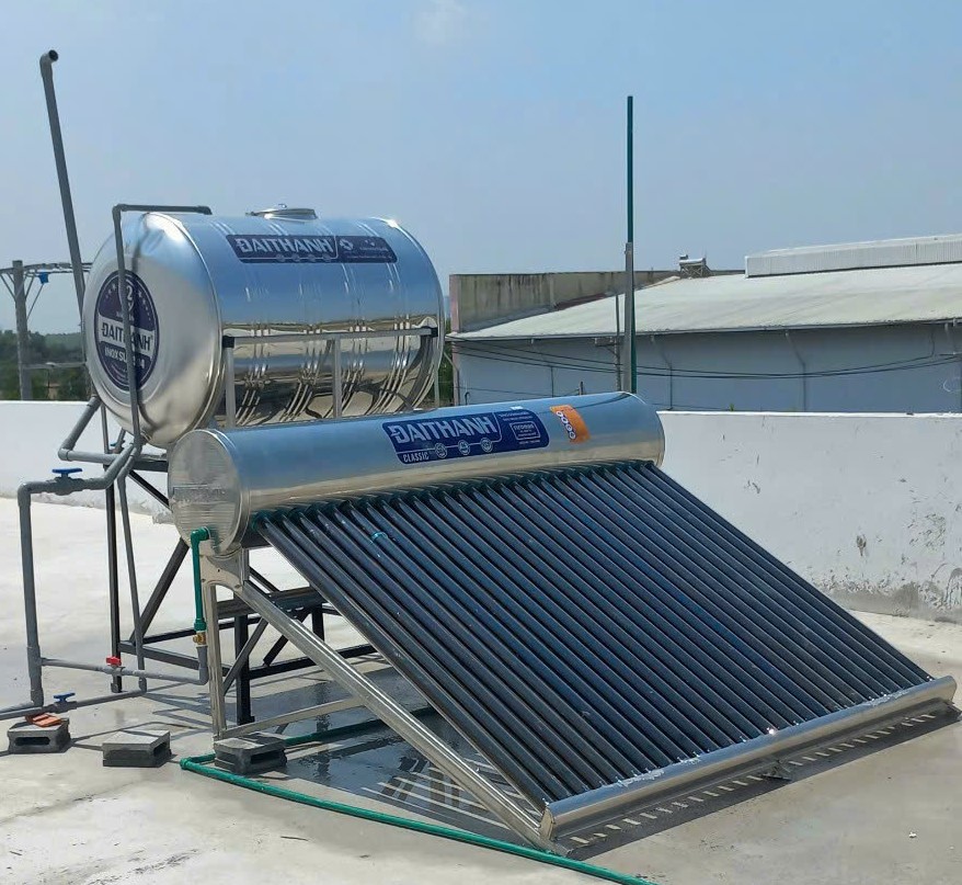 Máy nước nóng năng lượng mặt trời Đại Thành 130L Máy nước nóng năng lượng mặt trời Đại Thành 130L