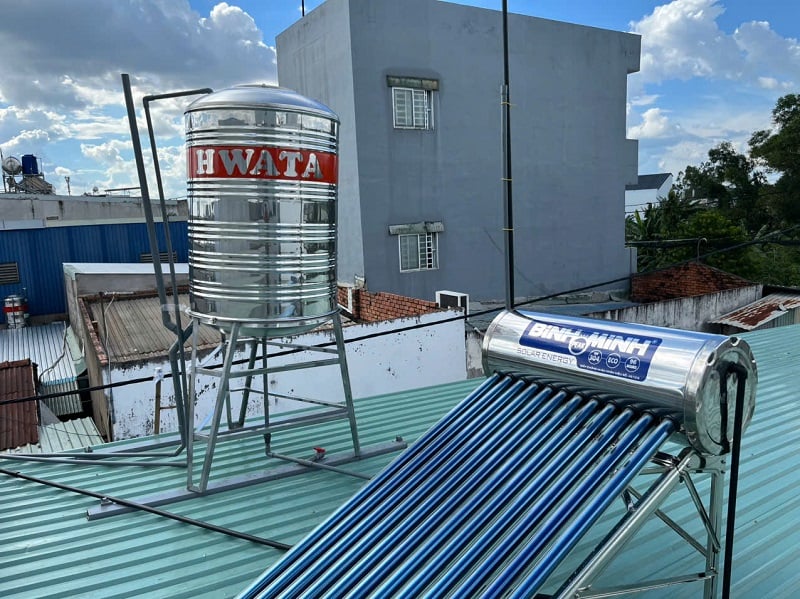 Trọn bộ Bồn nước Hwata 1000L và Máy NLMT 130L Trọn bộ Bồn nước Hwata 1000L và Máy NLMT 130L