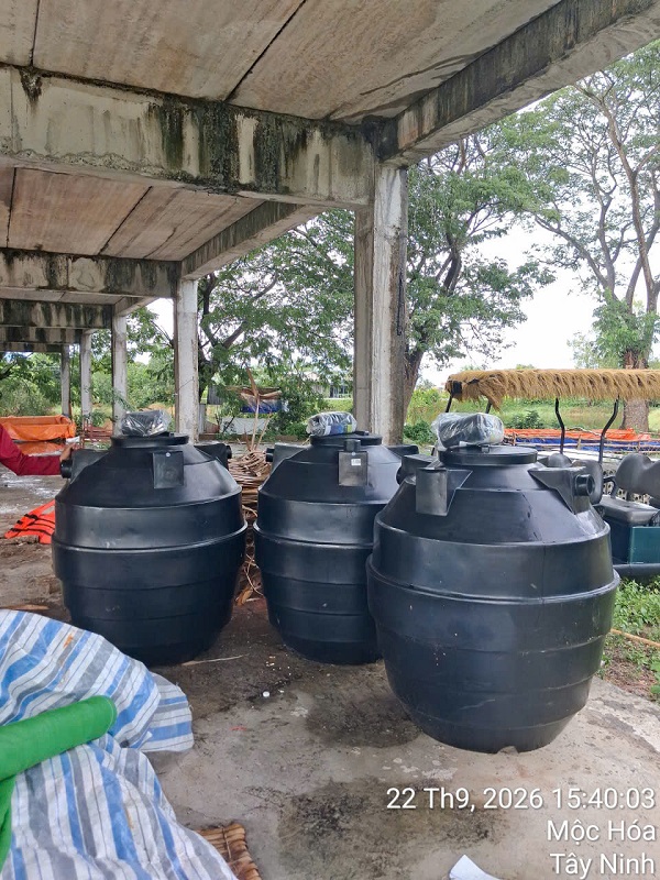 Giao hàng Bồn tự hoại 1000L Đại Thành Giao hàng Bồn tự hoại 1000L Đại Thành