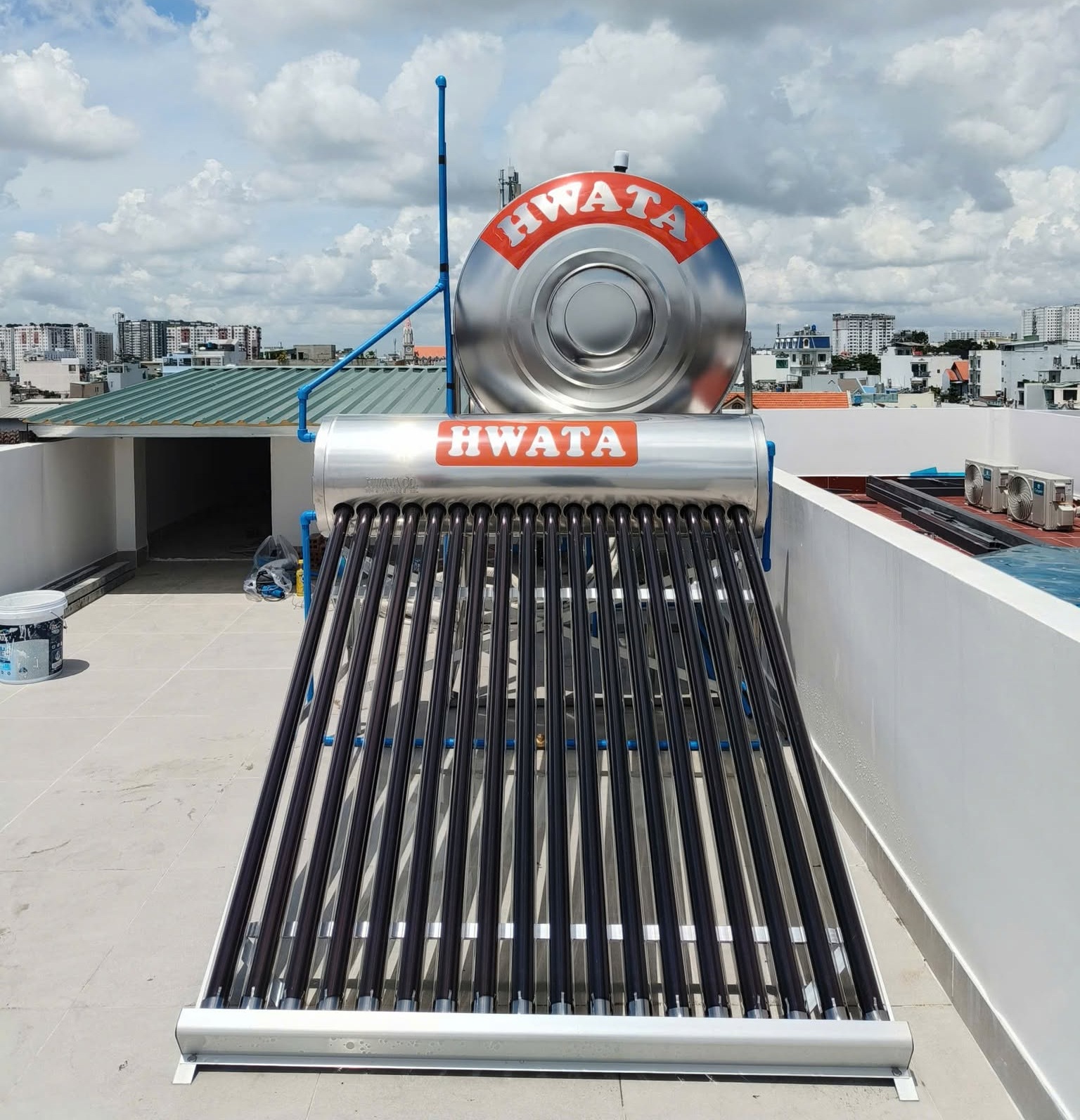 Máy nước nóng năng lượng mặt trời Hwata 120L Máy nước nóng năng lượng mặt trời Hwata 120L