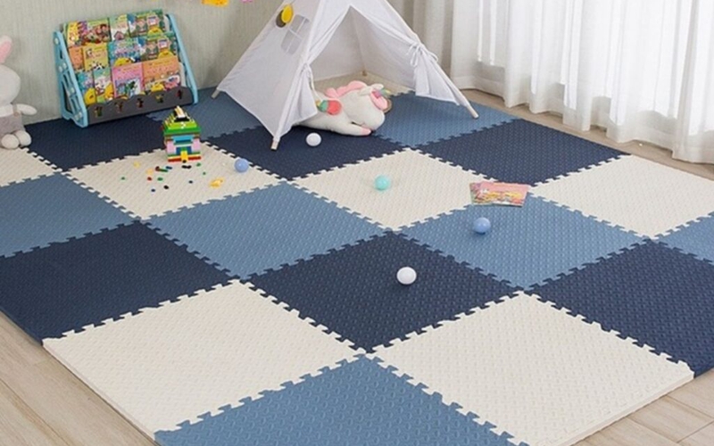 Hướng dẫn vệ sinh miếng xốp lót sàn cho bé vừa nhanh, vừa sạch sẽ