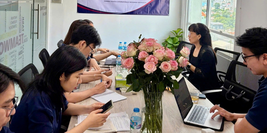 Chuyên gia BoA thực hiện đánh giá tại Văn phòng KMRA