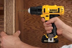 Máy khoan pin Dewalt có xuất xứ từ nước nào? Có tốt không? 