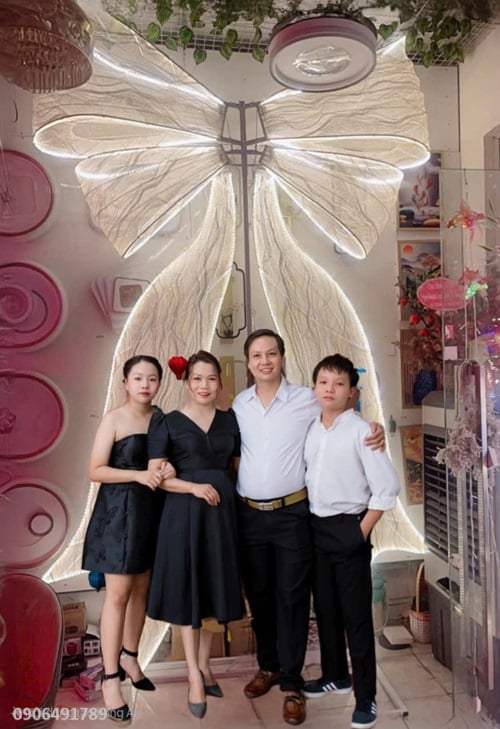 Backdrop đám cưới nơ led khổng lồ Backdrop đám cưới nơ led khổng lồ