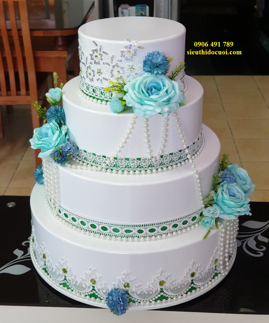 Bánh kem giả 4 tầng Bánh kem giả 4 tầng