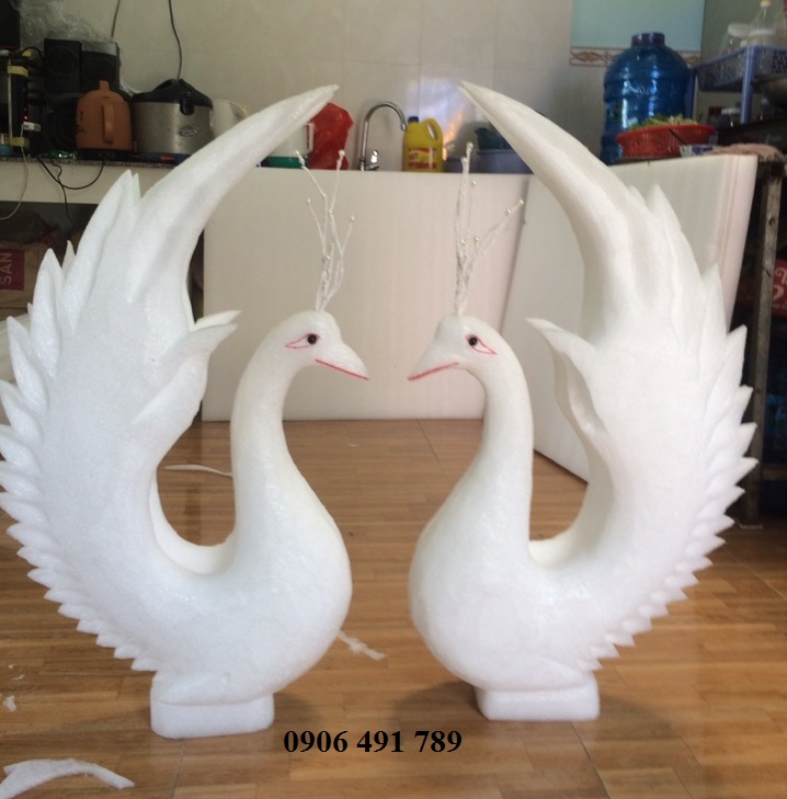 Chim công bằng mút đèn led Chim công bằng mút đèn led