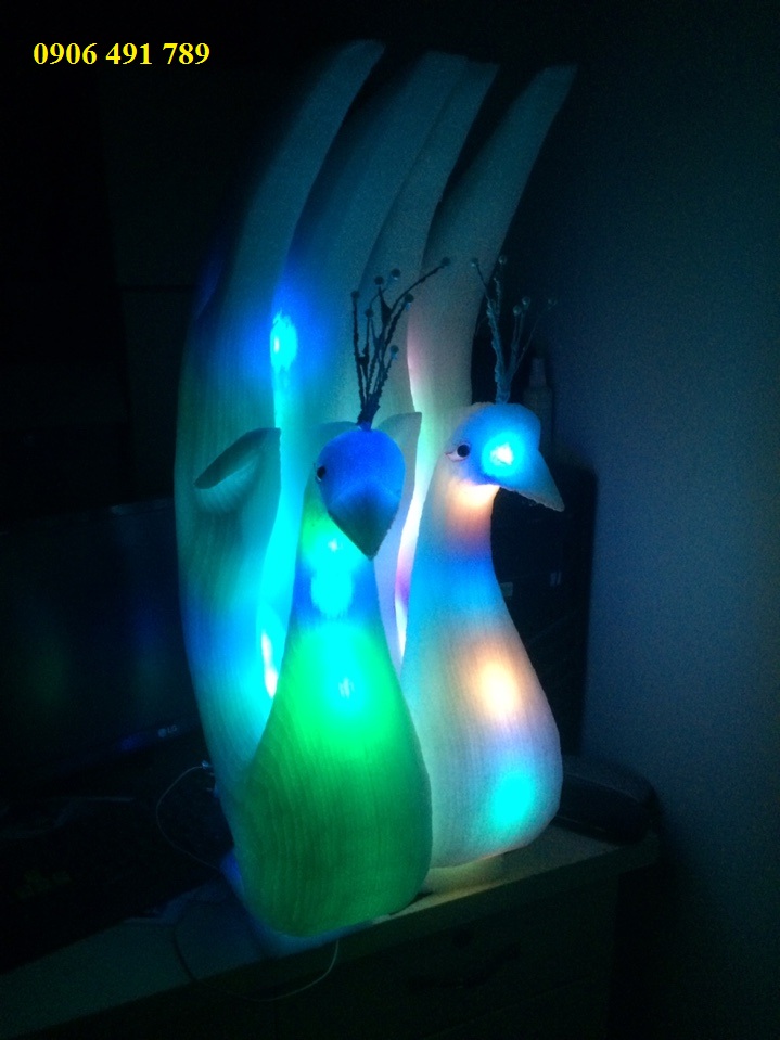 Chim công bằng mút đèn led Chim công bằng mút đèn led