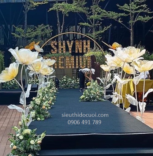 Dẫn lối sân khấu hoa voan Dẫn lối sân khấu hoa voan