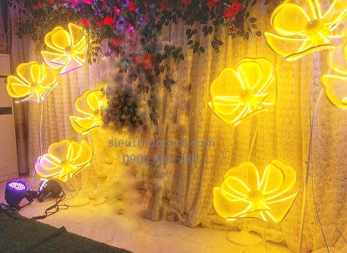 Đèn dẫn lối đám cưới hoa led đại Đèn dẫn lối đám cưới hoa led đại