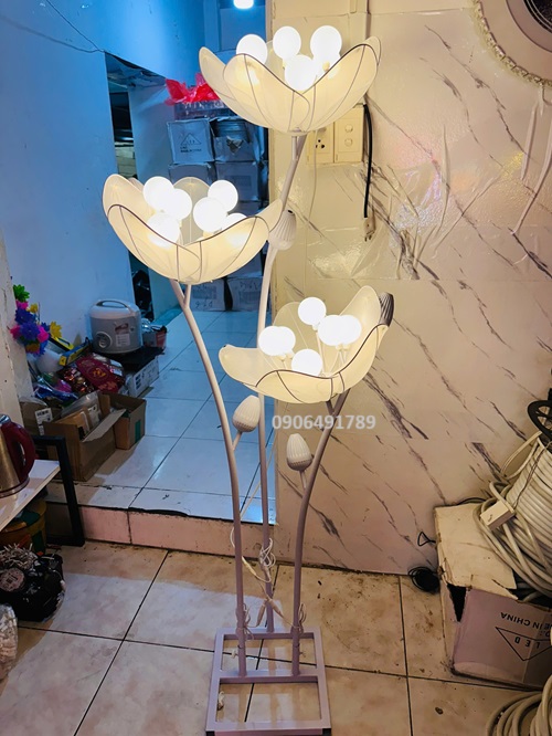 Đèn dẫn lối đám cưới hoa trà Đèn dẫn lối đám cưới hoa trà