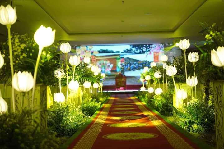 Đèn dẫn lối hoa sen Đèn dẫn lối hoa sen