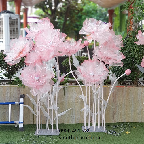 Hoa voan dẫn lối sân khấu Hoa voan dẫn lối sân khấu
