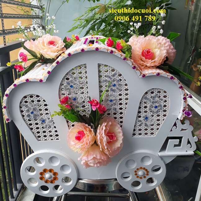 Thùng tiền cưới hình xe ngựa Thùng tiền cưới hình xe ngựa