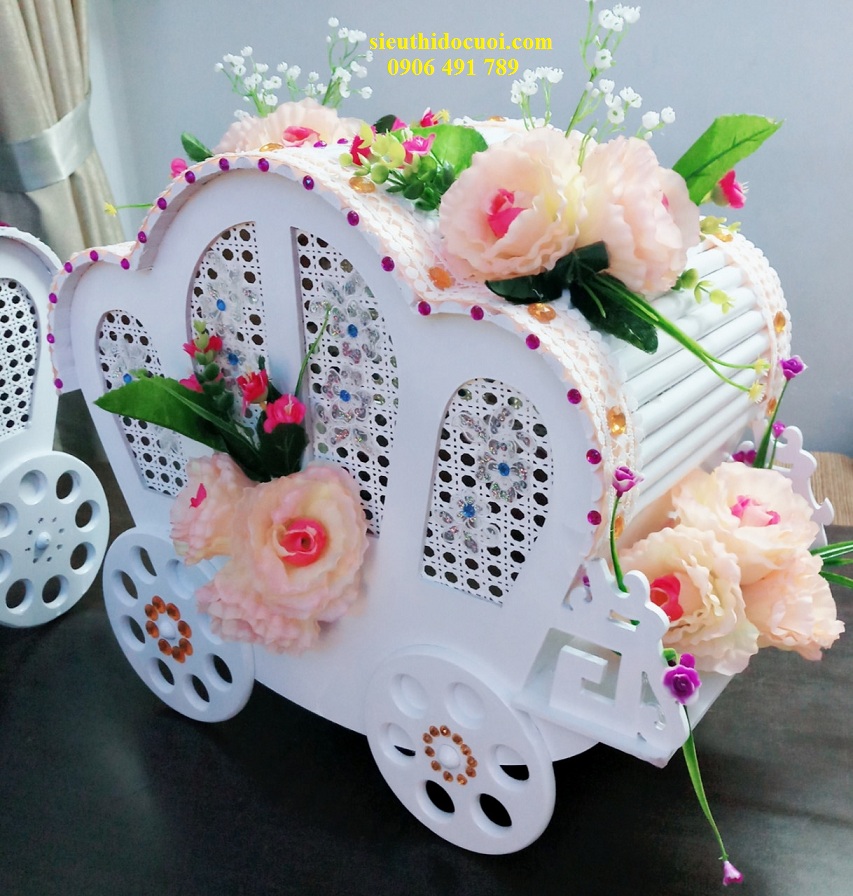 Thùng tiền cưới hình xe ngựa Thùng tiền cưới hình xe ngựa