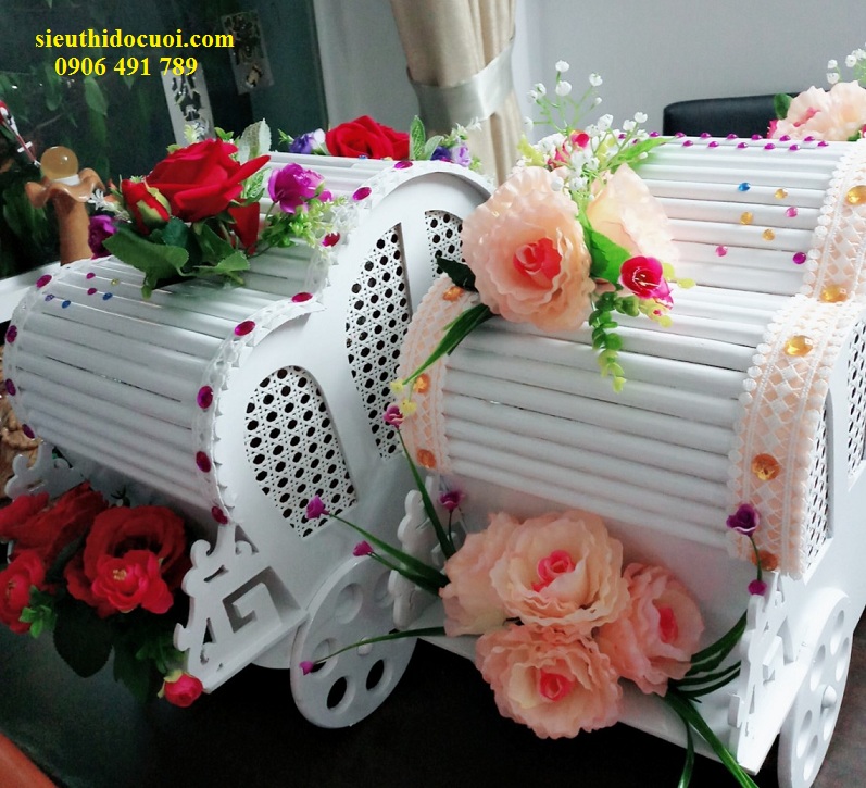 Thùng tiền cưới hình xe ngựa Thùng tiền cưới hình xe ngựa