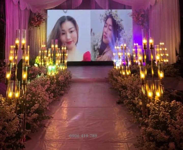 Trụ đèn led 8 ngọn có chụp đèn Trụ đèn led 8 ngọn có chụp đèn