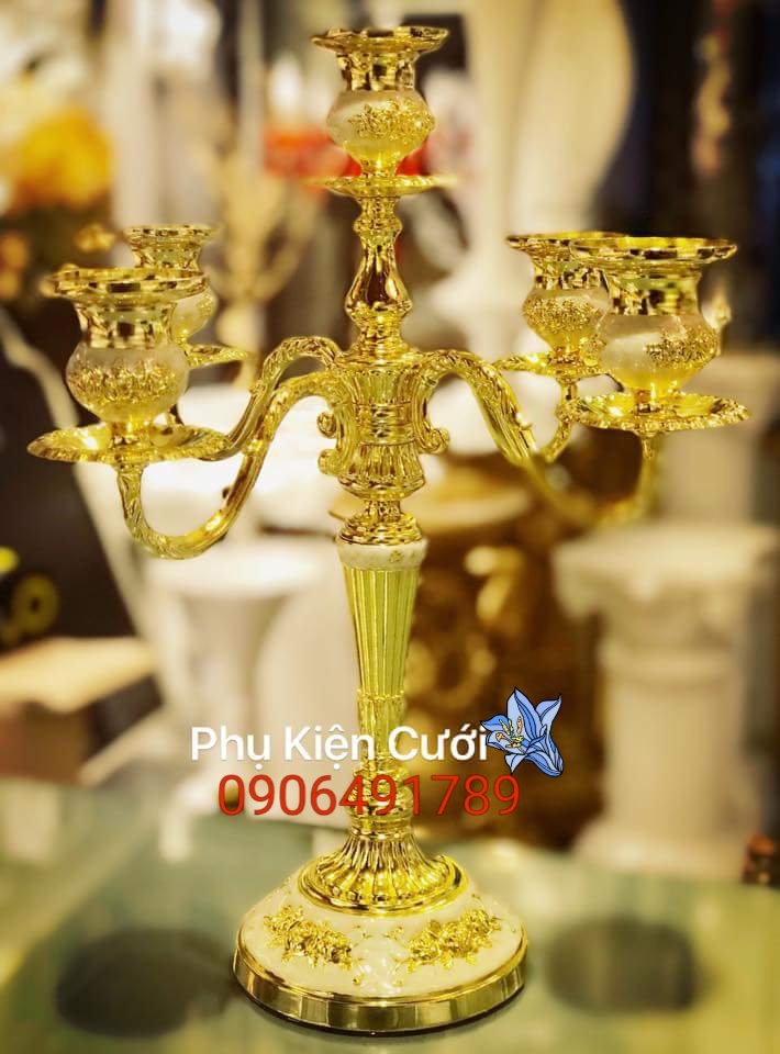 Chân nến gang xi vang Chân nến gang xi vang