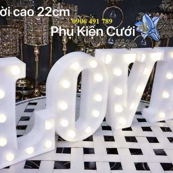 Bộ chữ Love đèn led trang trí