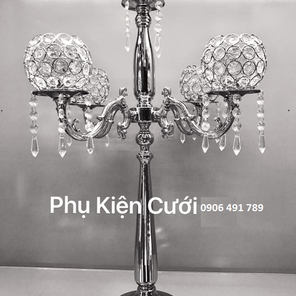 Chân nến pha lê trang trí trụ màu bạc