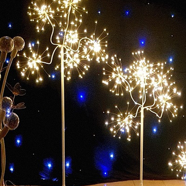 Đèn dẫn lối cây pháo hoa
