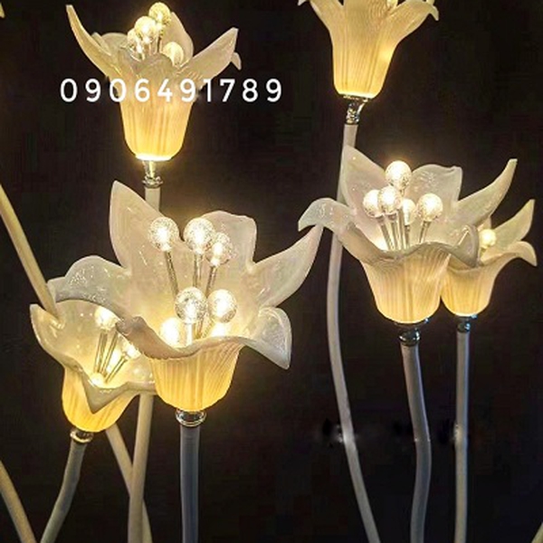 Đèn dẫn lối hoa lily