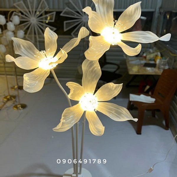 Đèn dẫn lối hoa ông lão